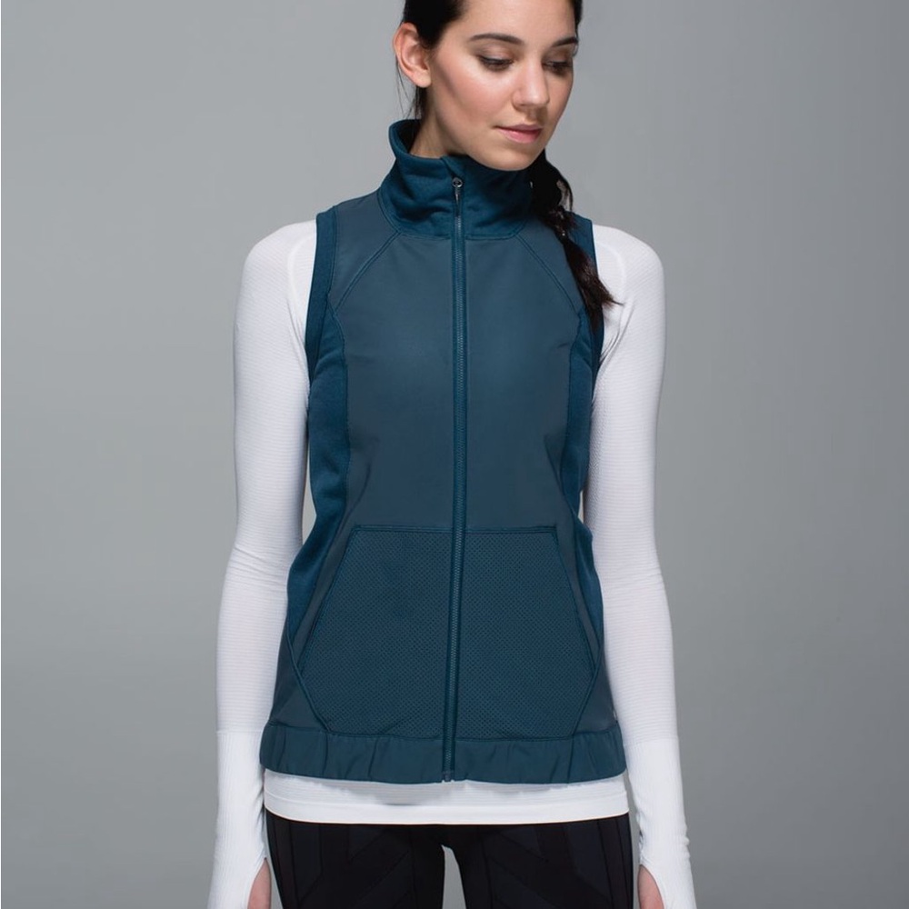 Lululemon Let's Get Visible Vest
Alberta Lake / Heathered Alberta Lake Size 6